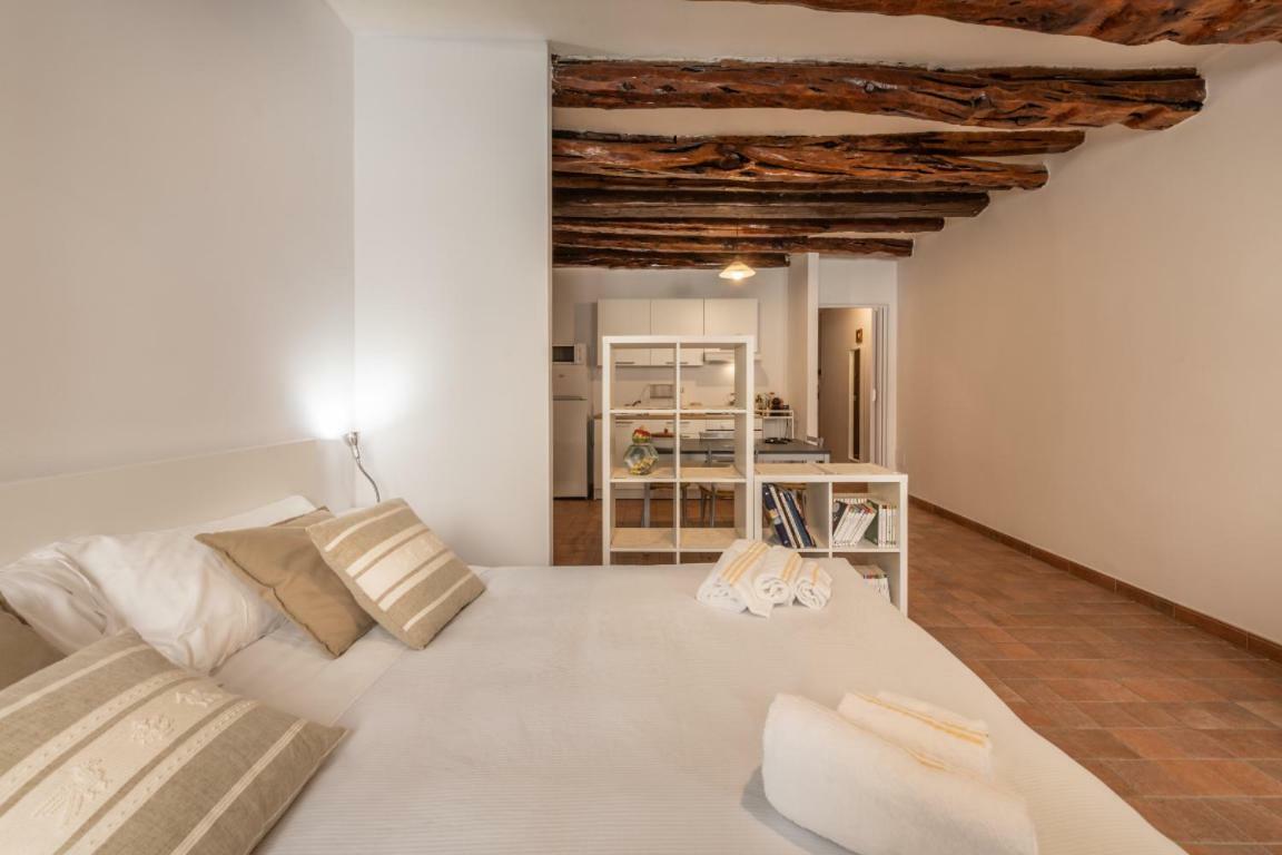 Remy Apartment กาญารี ภายนอก รูปภาพ
