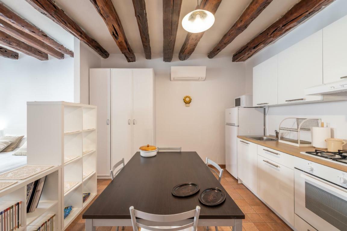 Remy Apartment กาญารี ภายนอก รูปภาพ