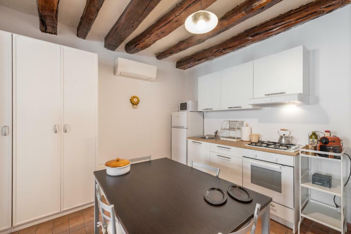 Remy Apartment กาญารี ภายนอก รูปภาพ