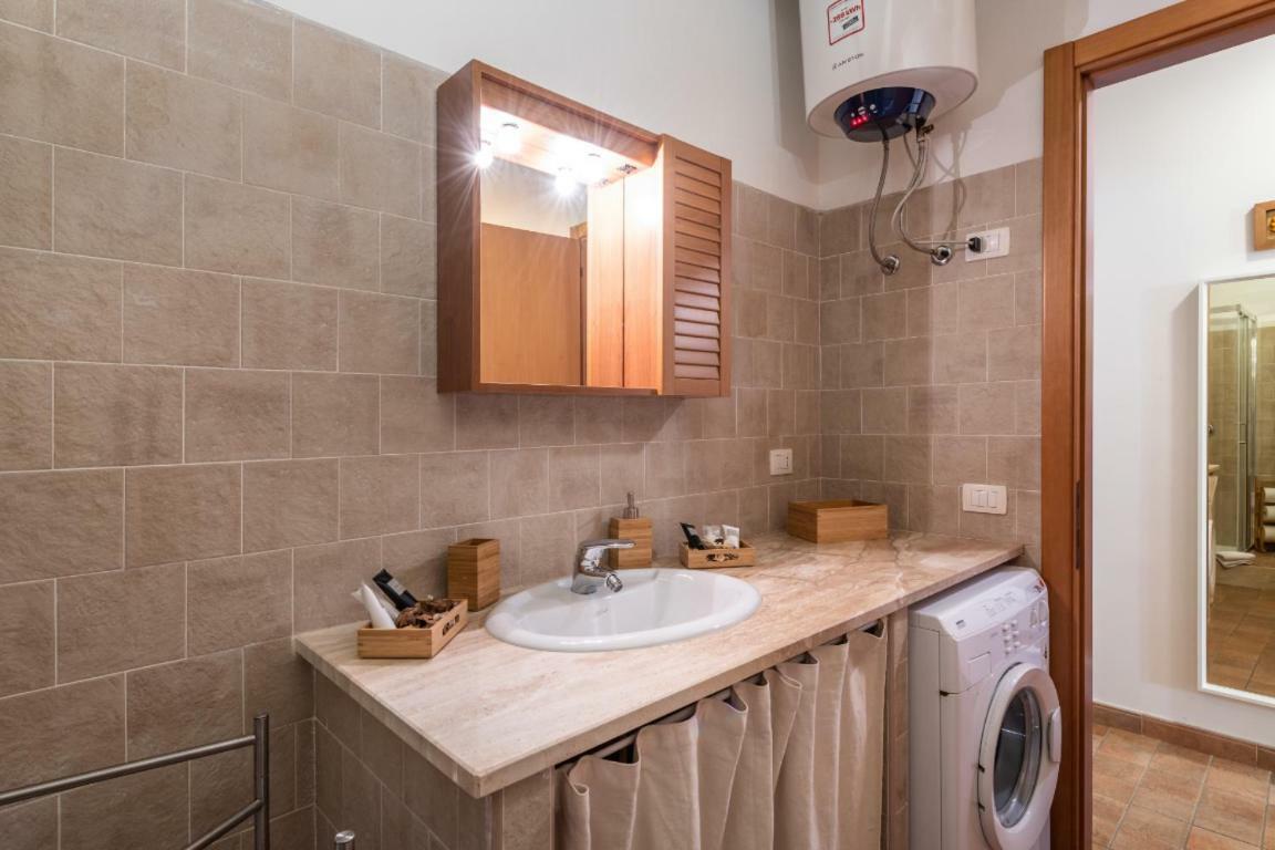 Remy Apartment กาญารี ภายนอก รูปภาพ